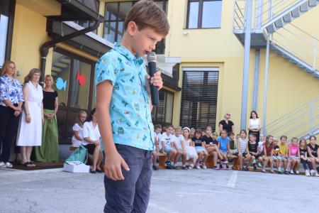 PRVI ŠOLSKI DAN CERKNICA 08 FOTO LJUBO VUKELIČ